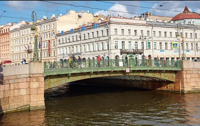«образцовый» зеленый мост