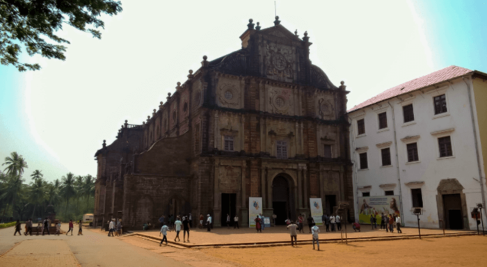 На фото Basilica of Bom Jesus