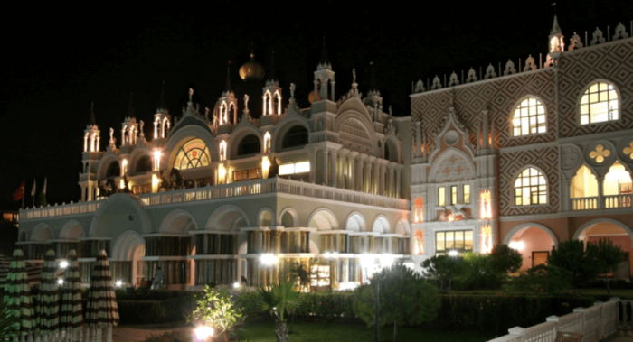 Venezia Palace Deluxe Resort- сказочныц замок